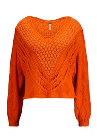 Jasnopomarańczowy krótki sweter z dekoltem w serek, ozdobiony misternym wzorem dzianiny, teksturowanymi akcentami i długimi, lekko bufkami rękawami.