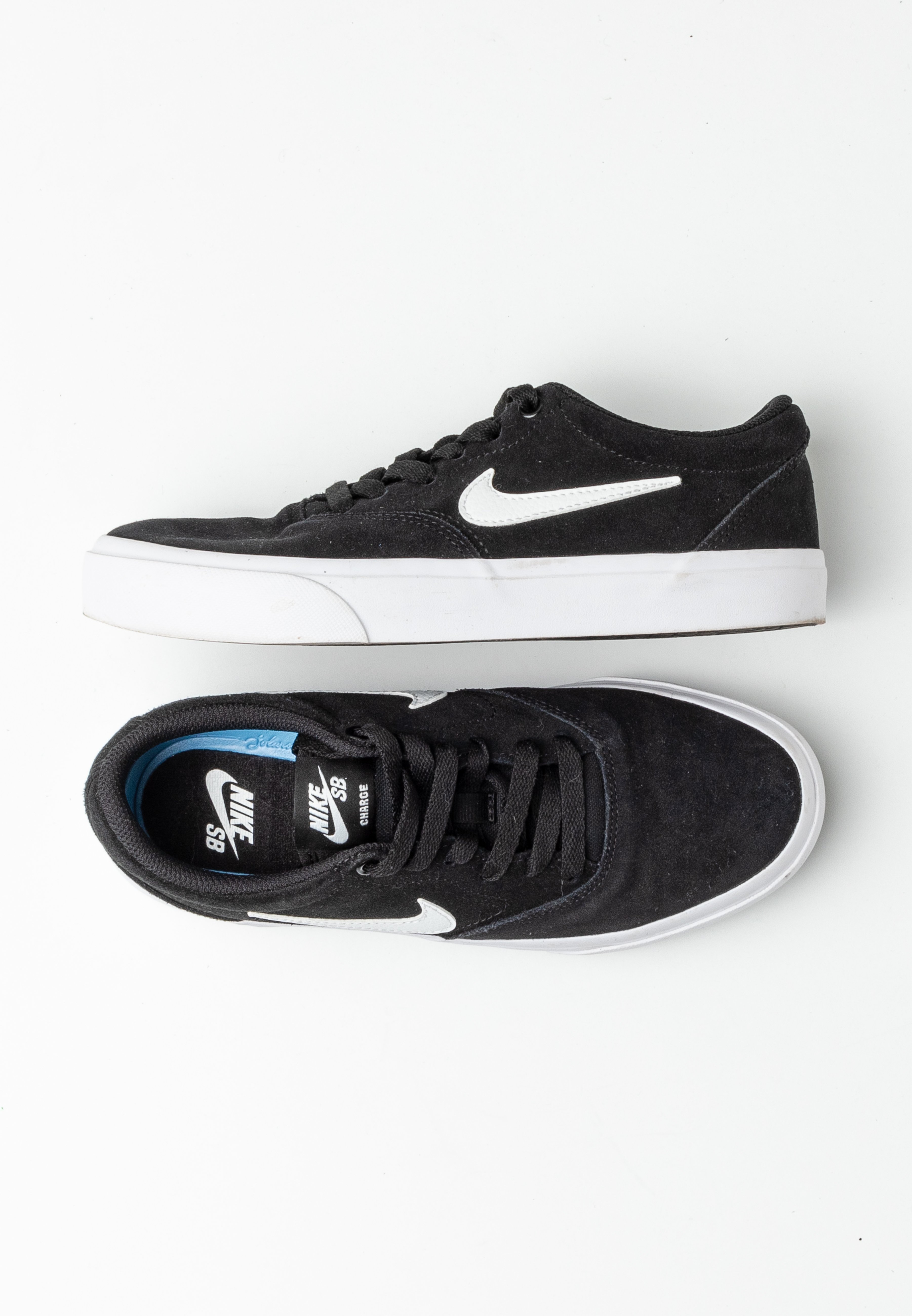 nike sb charge suede black and white