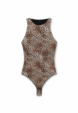 Body sin mangas con estampado de leopardo, cuello alto y parte inferior estilo tanga sobre fondo blanco.