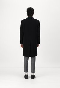 Lacoste Klassikaline mantel - noir