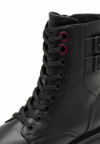 s.Oliver Botines con plataforma - black