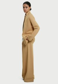 RESIDUS LAKE - Broek - beige