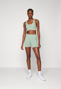ICANIWILL RUSH SEAMLESS SHORTS - Leggings - ice green melange