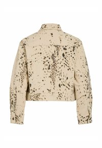 Skraćena jakna od bež tkanine s crnim pjegicama, s ovratnikom poput košulje i manžetnama s gumbima.