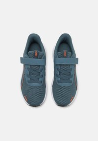 Puma REFLECT LITE UNISEX - Chaussures de running sur route - gray skies/flame flicker/white