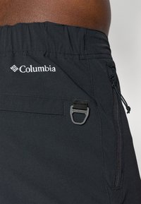 Columbia ESSENTIAL HIKE™ PANT - Hlače za na prostem - black