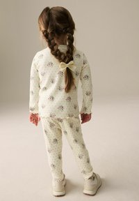 Next REGULAR FIT - LONG SLEEVE - Pikkade varrukatega topp - cream ditsy floral