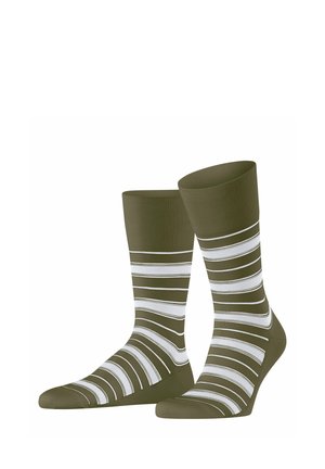 Olivgrüne Socken mit weißen horizontalen Streifen, ausgestattet mit einem gerippten Bündchen und einer glatten Textur. Knöchellänge, geeignet für den Freizeitgebrauch.
