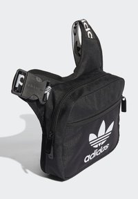 sac adidas blanc
