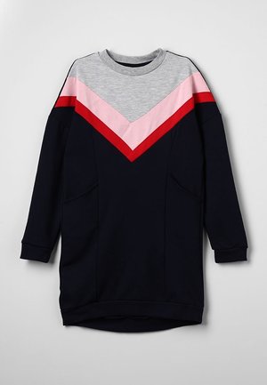 Marineblauwe sweatshirtjurk met een grijs, roze en rode chevronontwerp. Lange mouwen met zakken en een afgeronde zoom. Zachte textuur.