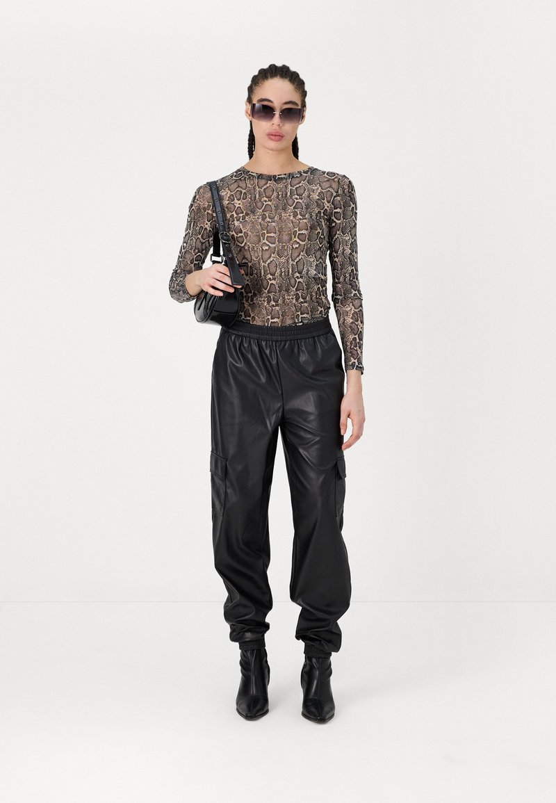 Onlayn porno-tanlovlarni tomosha qiling