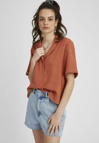 Non sélectionné, brown