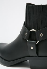 basket chanel pas cher