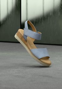 Επιλέχθηκε, azur