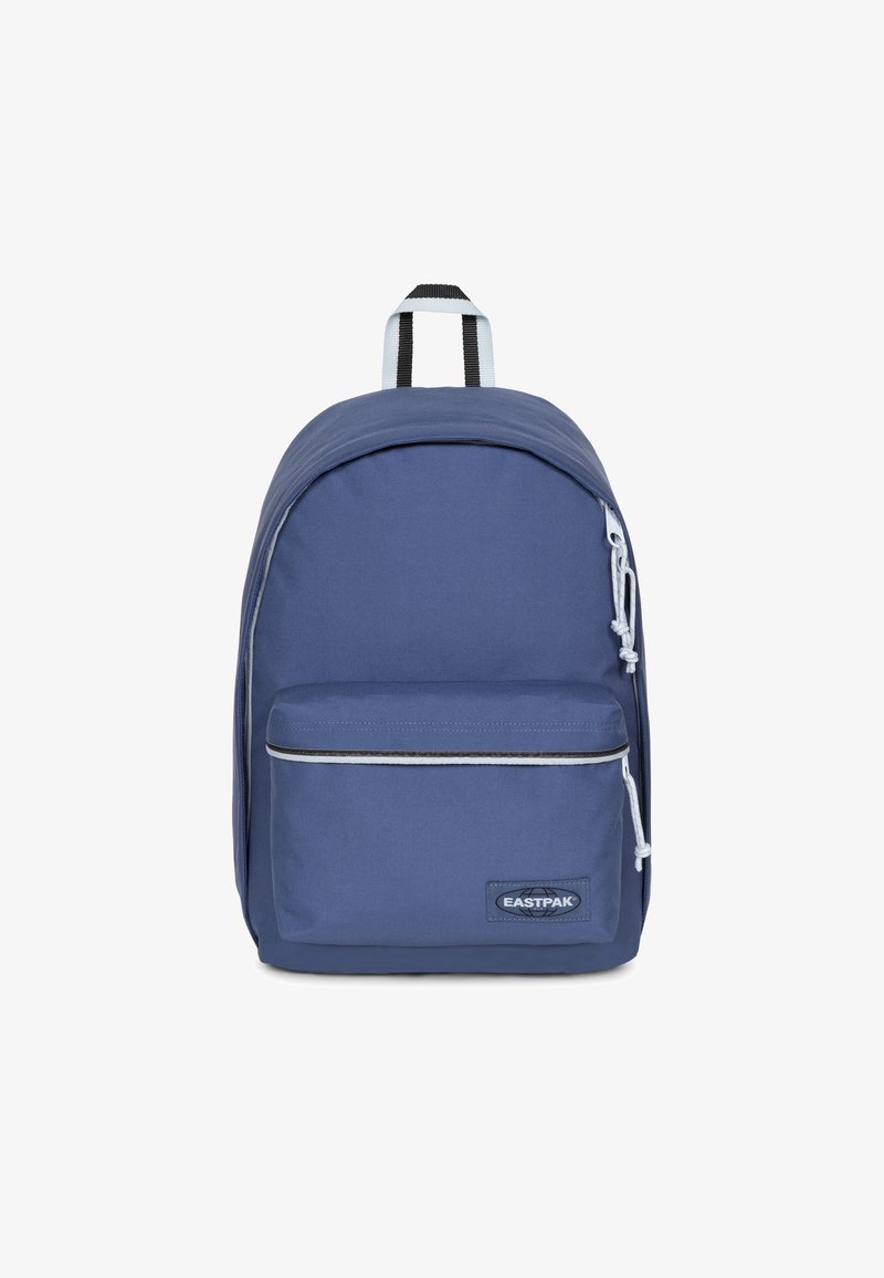 Laavinsininen reppu, jossa on sileä pinta, etupuolella vetoketjullinen tasku, valkoisia yksityiskohtia ja kestävä kahva. Alareunassa on brändäys.