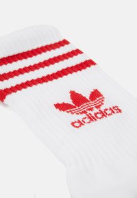 adidas Originals CREW  3 PACK - Nogavice - white/better scarlet