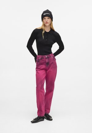 - Jeansy damskie mom fit