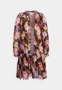 Kukkaprintinen mekko ruskean, vaaleanpunaisen ja violetin sävyissä; pyöreä pääntie, kirjailtu etuosa tupsuilla ja pitkät hihat.