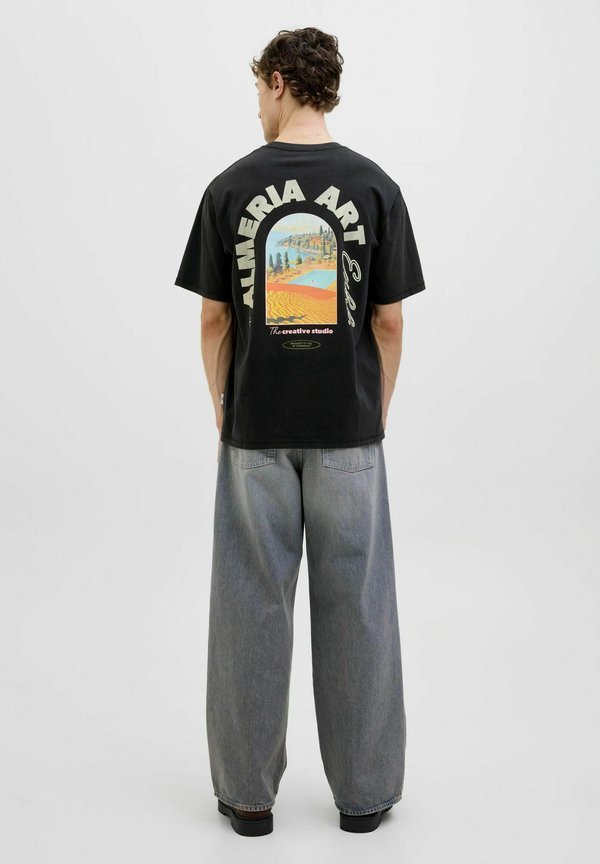 RÜCKEN RUNDHALSAUSSCHNITT - T-Shirt print