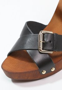 MAI PIÙ SENZA Sandaletter - black