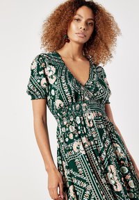 Apricot SMOCKED  - Maxikleid - green