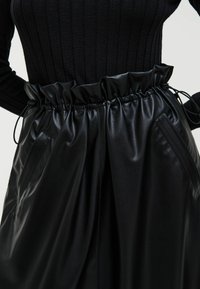 Colmar Originals COLMAR ORIGINALS REVOLUTION - A-lijn rok - black
