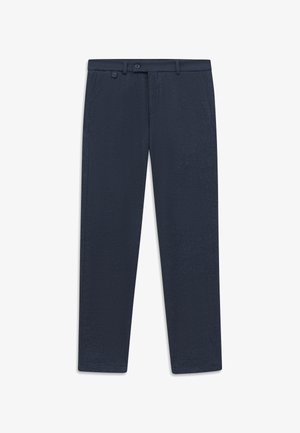 Dunkelblaue, maßgeschneiderte Hose mit Gürtelschlaufen, vorderer Knopf- und Reißverschluss sowie seitlichen Taschen, flach auf weißem Hintergrund präsentiert.
