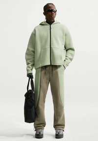 Unselected, silver sage jade horizon black