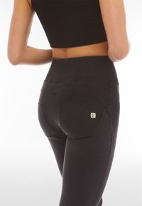 Freddy PUSH UP VITA ALTA IN ECOLOGICA SCURO - Jeans Skinny Fit - jeans nero cuciture in tono