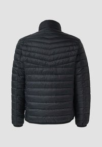 Zwarte gewatteerde jas met een hoge kraag, voorzien van een chevron-gewatteerd patroon en elastische manchetten, een gladde textuur en een rechte zoom.