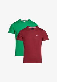 Unselected, red carpet/green