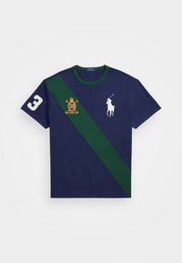 CUSTOM SLIM FIT 20TH ANNIVERSARY T-SHIRT - T-shirt med print - newport navy/vintage pine