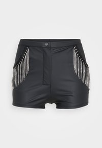 Shorts en simili cuir noir avec des accents de franges en strass scintillants sur les poches, dotés d'une fermeture à bouton à l'avant et d'un design structuré.