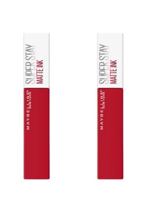 Couleur à lèvres Maybelline Super Stay Matte Ink avec un capuchon blanc et un corps rouge. Présente une forme rectangulaire, une texture lisse et une teinte rouge vif.