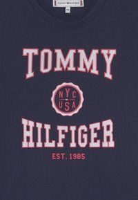 Tommy Hilfiger Camiseta estampada - dark blue