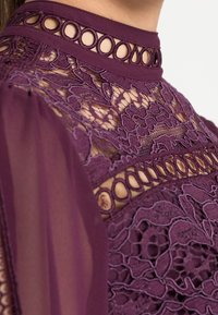 Forever New Vapaa-ajan mekko - dark red