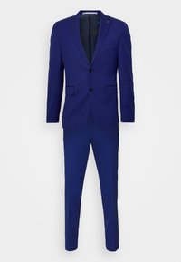 Marineblauer Anzug mit einem taillierten Blazer, zwei Knöpfen, Reverskragen und passenden Hosen mit geradem Schnitt. Glatte Stofftextur.