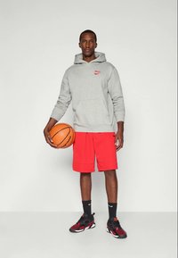 Nike Performance CHICAGO BULLS CLUB HOODIE - Klub merchandise - grey heather/university red