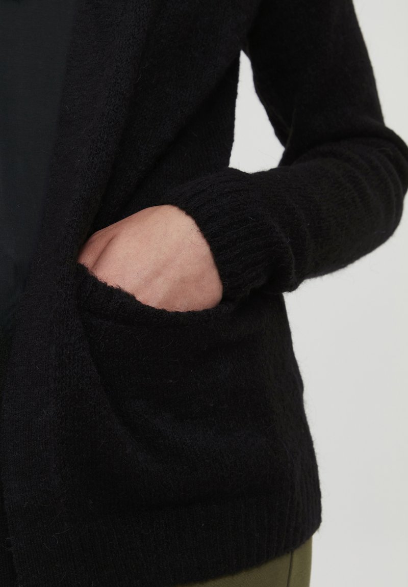 Damen Strickjacken | ICHI IHAMARA CA2 Strickjacke black/schwarz - WA06046 Damen Strickjacken | ICHI IHAMARA CA2 Strickjacke black/schwarz - WA06046