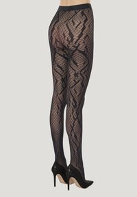 Schwarze gemusterte Strumpfhosen mit Netzstruktur und diamant- sowie geometrischen Mustern, die visuelle Tiefe und Details betonen. Sie sind so gestaltet, dass sie eng anliegen.