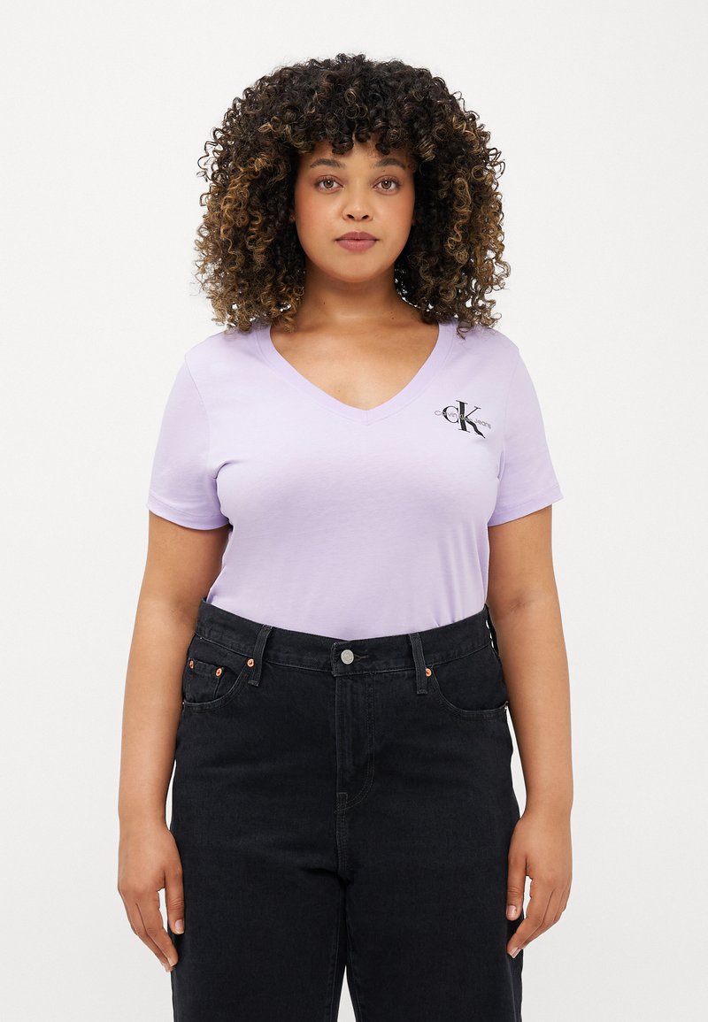 Calvin Klein Jeans CLASSIC SLIM V NECK TEE - Pamata T-krekls - lilac