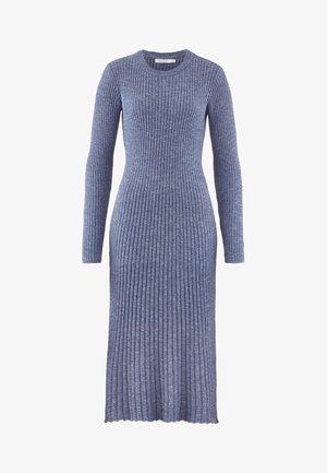 Rippstrickkleid mit langen Ärmeln in einem melierten Blauton. Verfügt über einen Rundhalsausschnitt und eine figurnahe Silhouette, die bis zur Mitte der Wade reicht.