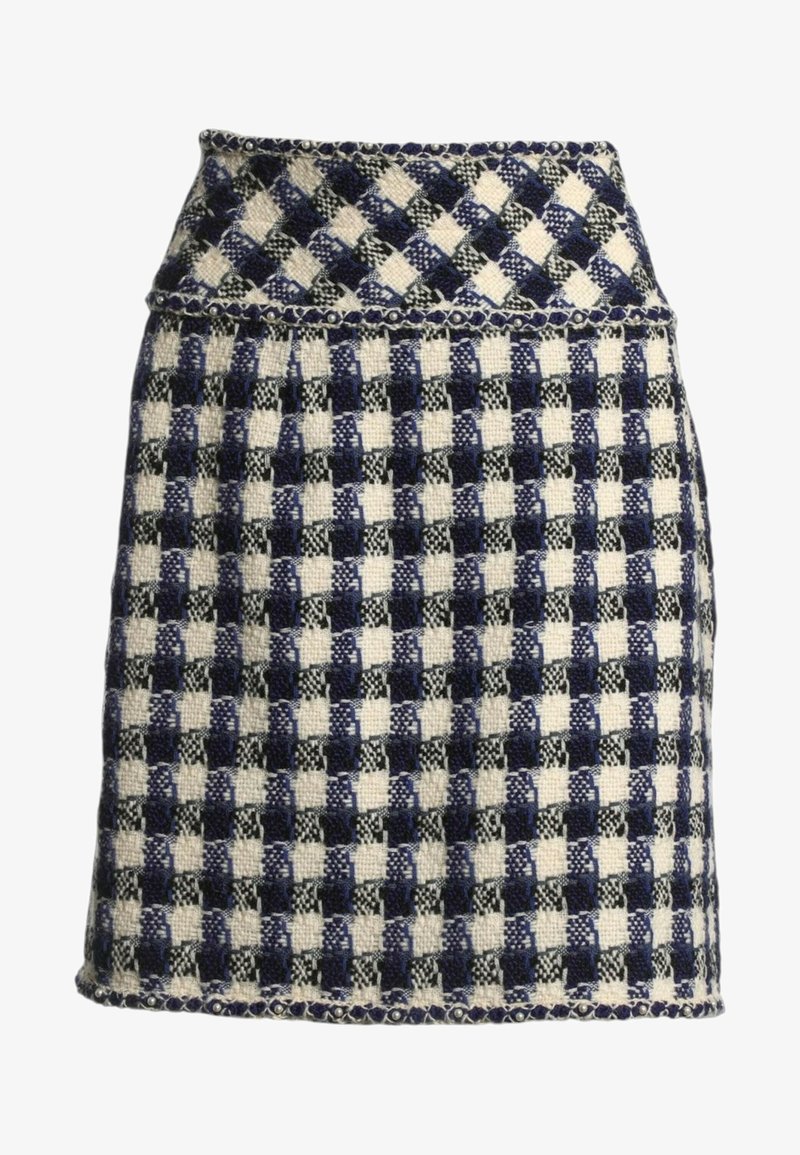 Mini-jupe en laine avec une taille haute, présentant un motif à carreaux bleu, noir et blanc et une bordure décorative le long de la taille et de l'ourlet.