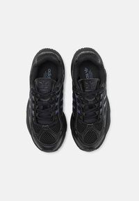 adidas Originals OZMILLEN UNISEX czarny