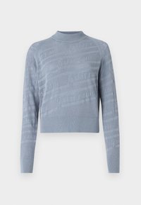 Pull en tricot bleu clair avec un col montant, des manches longues et un motif texturé comprenant des lignes horizontales et des sections en tricot ajouré.