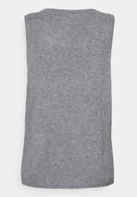 Gilet en maille gris sans manches avec un col rond, présenté à plat sur fond blanc.