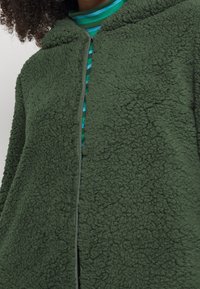 Vero Moda Abrigo corto - khaki