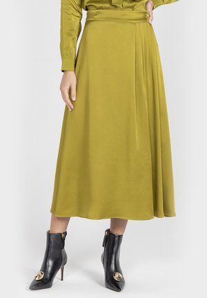 - Spódnica z zakładką