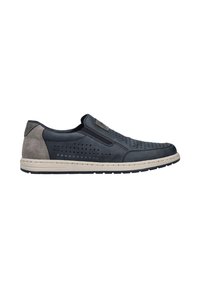 Marineblaue Leder-Slipper mit grauen Wildledereinsätzen, durchbrochenem Design für Atmungsaktivität und einer beigefarbenen Sohle mit strukturiertem Finish.
