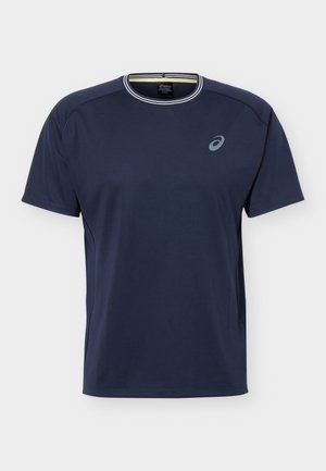 Marineblaues, kurzärmeliges Sport-T-Shirt mit weiß gestreiftem Rundhalsausschnitt und kleinem ASICS-Logo auf der linken Brust.